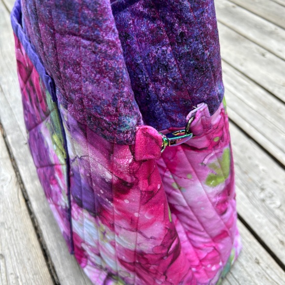 Quilted Oversized Tote Bag - Picture 5 of 10